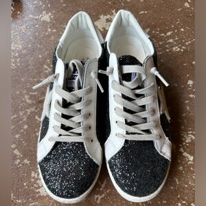Vintage Havana size 8 black glitter star sneakers